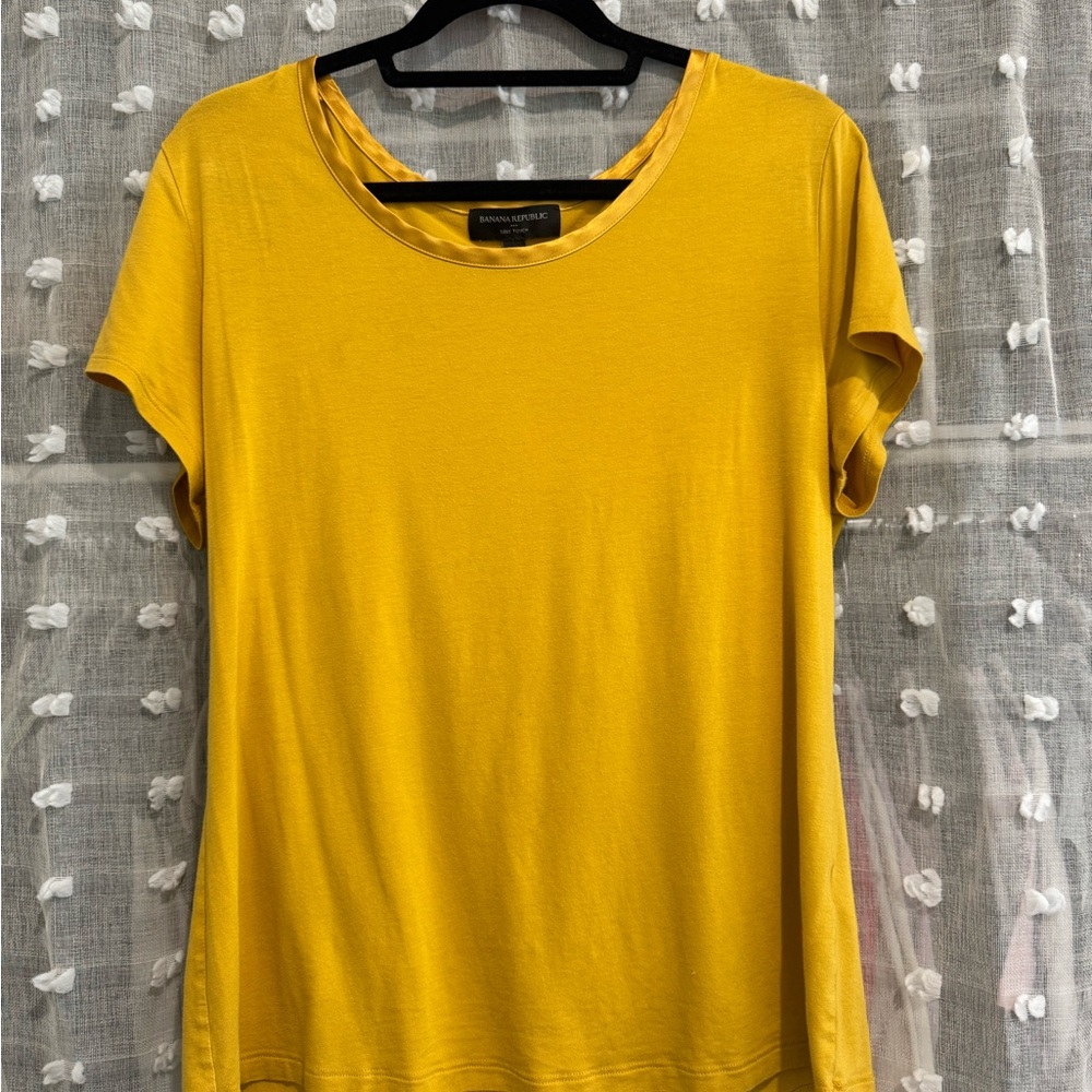 Banana Republic Mustard Yellow Short Sleeve Tee